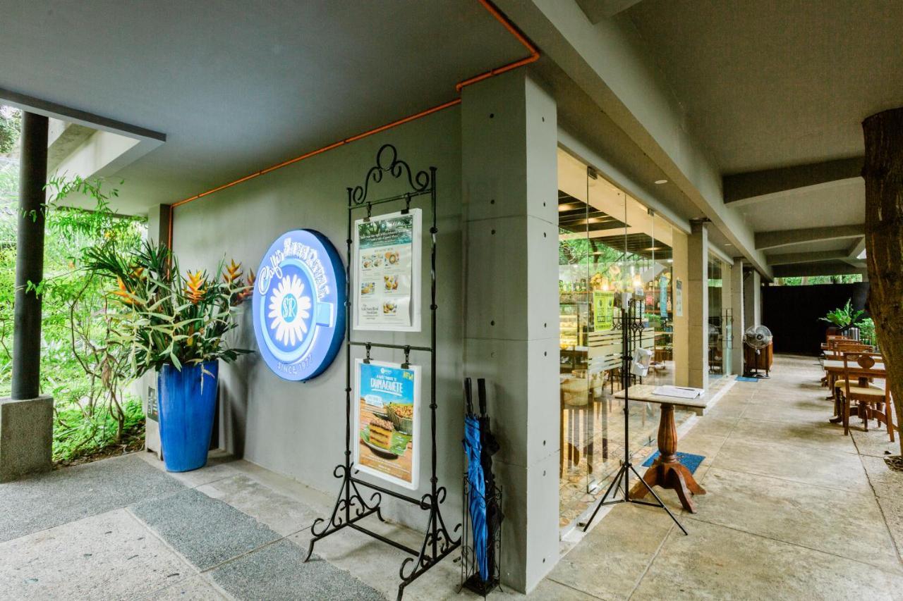 The Henry Resort Dumaguete Dumaguete City Bagian luar foto